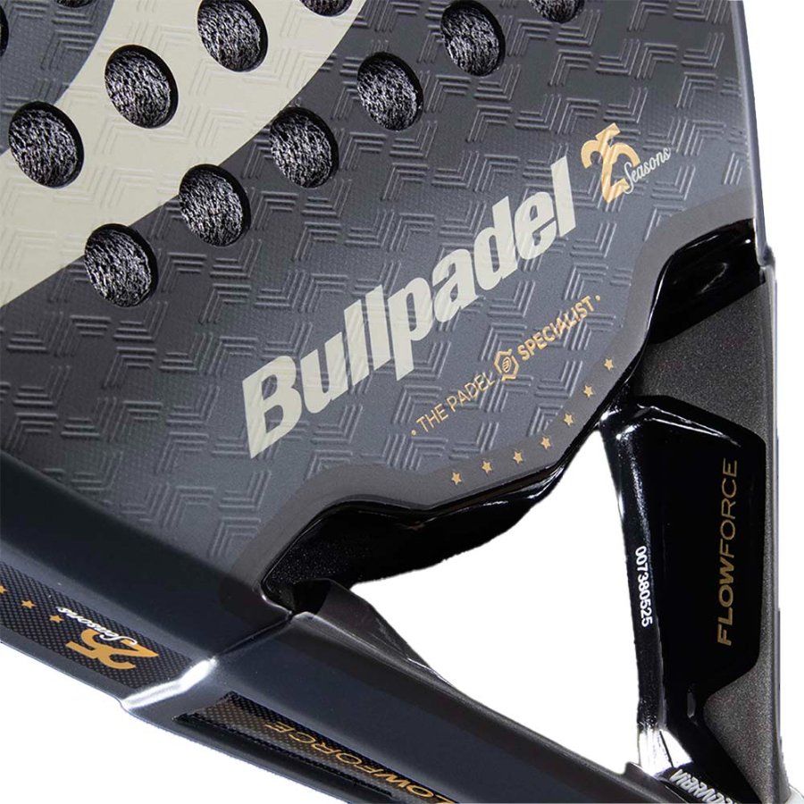 BULLPADELFLOWLEGEND2026ALEJANDRASALAZAR_Pala_5